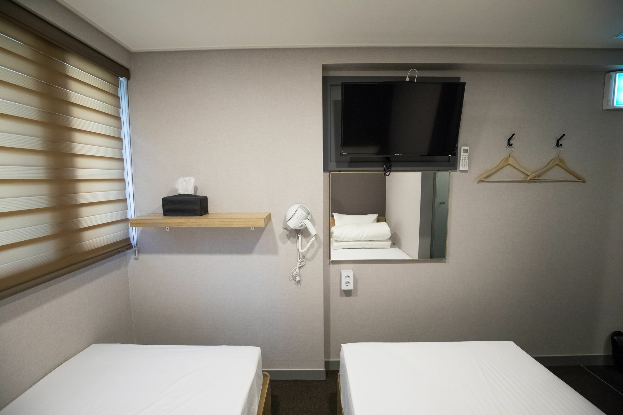 บลู เมาน์เท็น มย็องดง Hotel โซล ภายนอก รูปภาพ